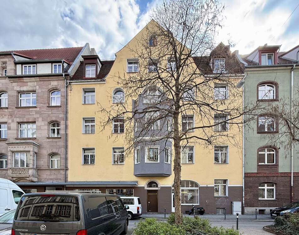 Thumbnail-Haus zum Kaufen in Nürnberg 2.300.000,00 € 794.3 m²