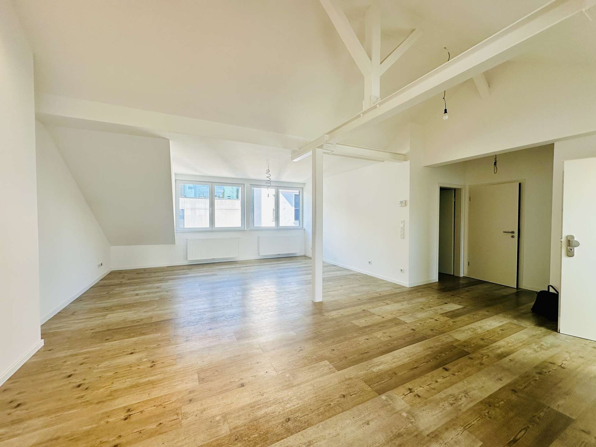 Thumbnail-Wohnung zum Mieten in Düsseldorf 1.800,00 € 85 m²