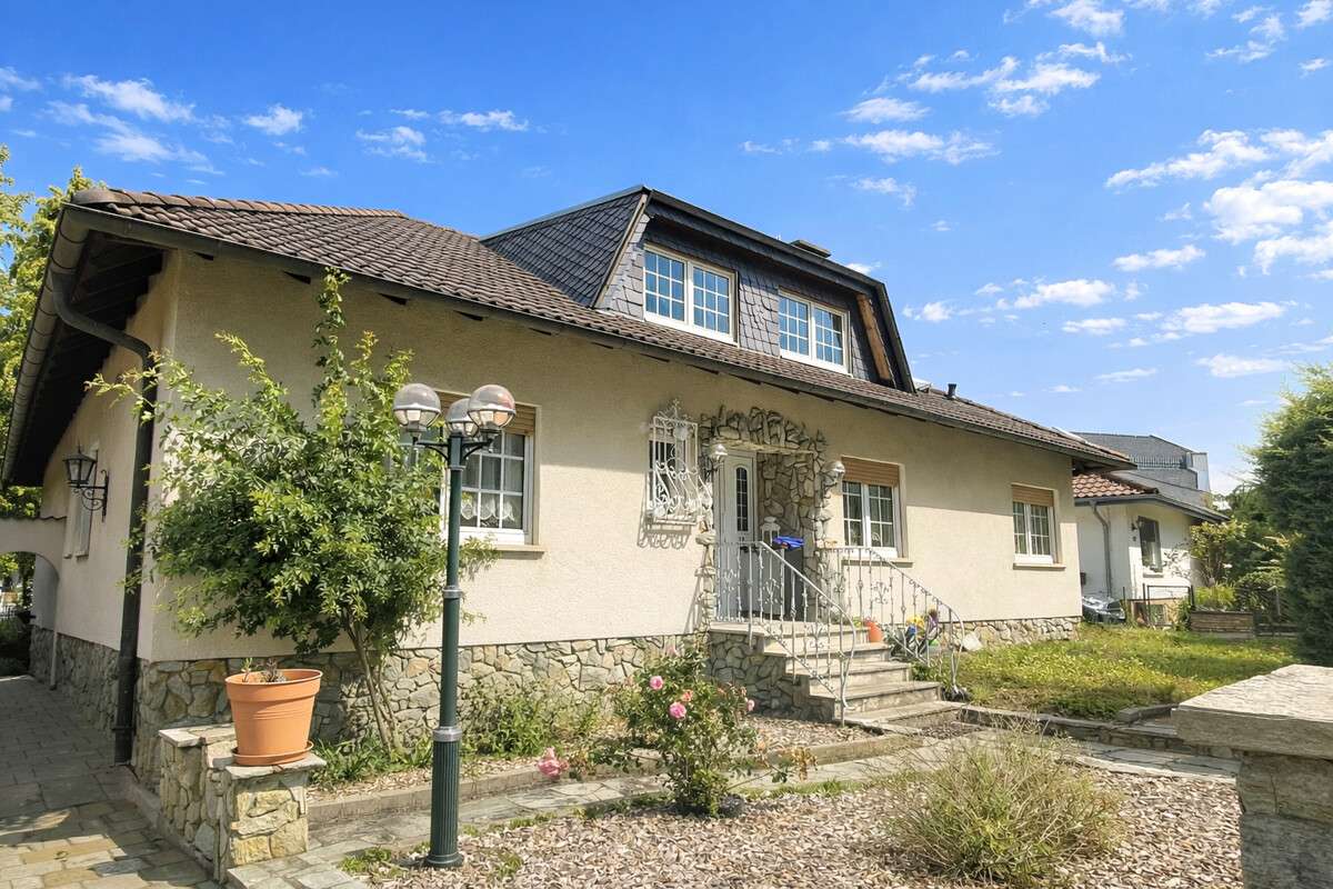 Thumbnail-Haus zum Kaufen in Florstadt Stammheim 489.000,00 € 249 m²