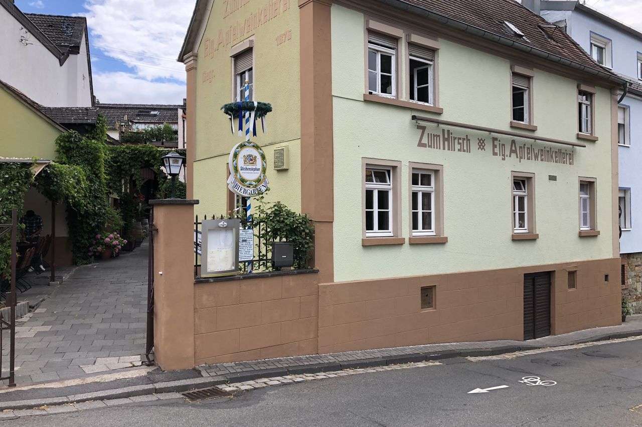 Thumbnail-Gastronomie in Wiesbaden 3.276,00 € 350 m²