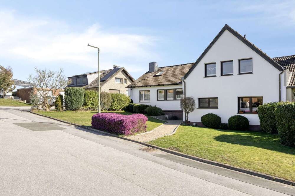 Thumbnail-Haus zum Kaufen in Wülfrath-Flandersbach 649.500,00 € 222.6 m²