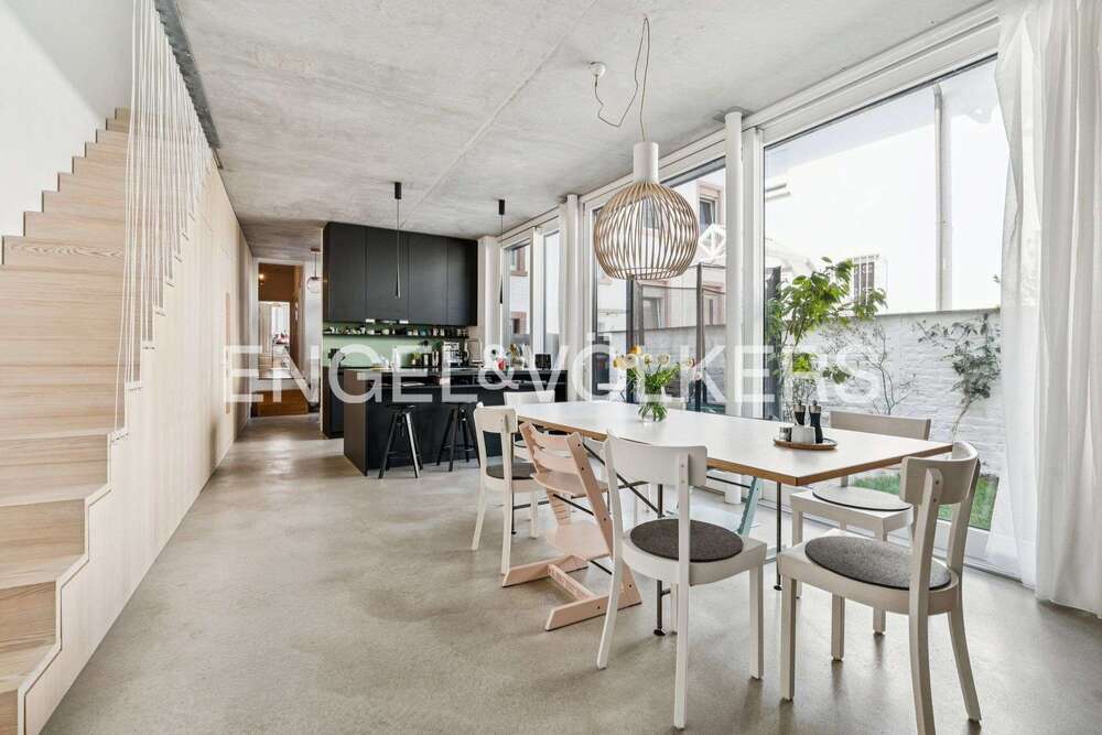 Thumbnail-Wohnung zum Mieten in Frankfurt am Main 3.050,00 € 146 m²