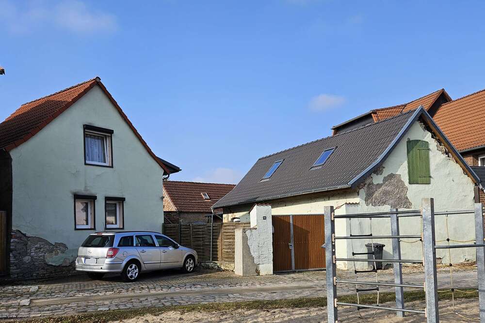 Thumbnail-Haus zum Kaufen in Schneidlingen 100.000,00 € 119 m²