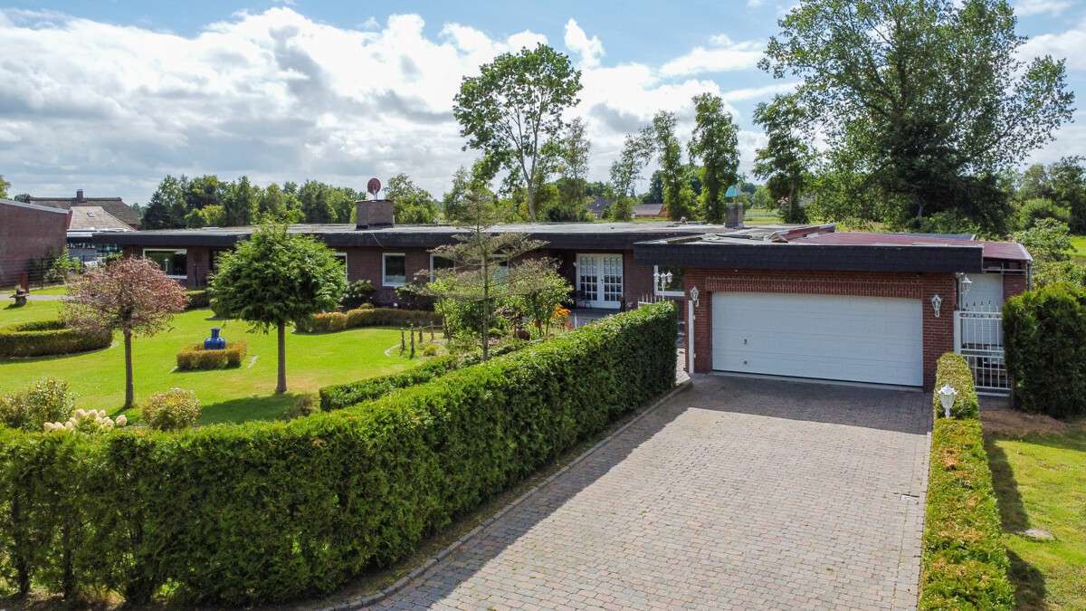 Thumbnail-Haus zum Kaufen in Südbrookmerland Münkeboe 399.000,00 € 300 m²