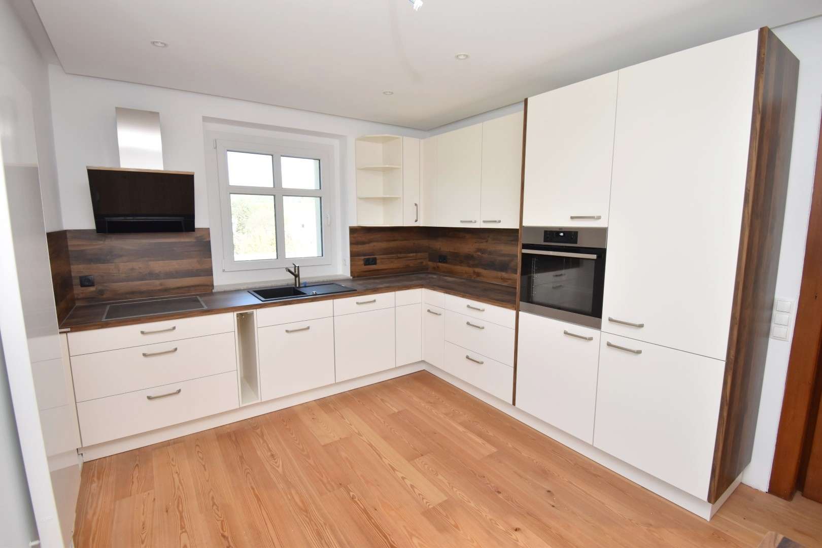 Thumbnail-Haus zum Mieten in Oberlungwitz 1.500,00 € 170 m²