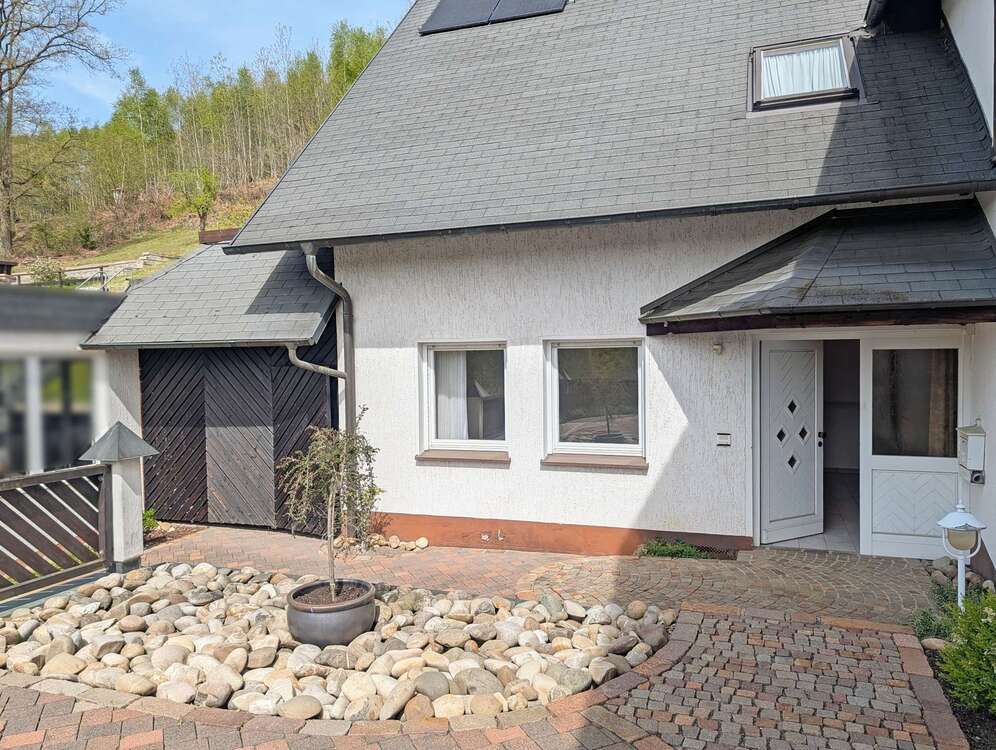 Thumbnail-Haus zum Kaufen in Sundern (Sauerland) 258.000,00 € 136 m²