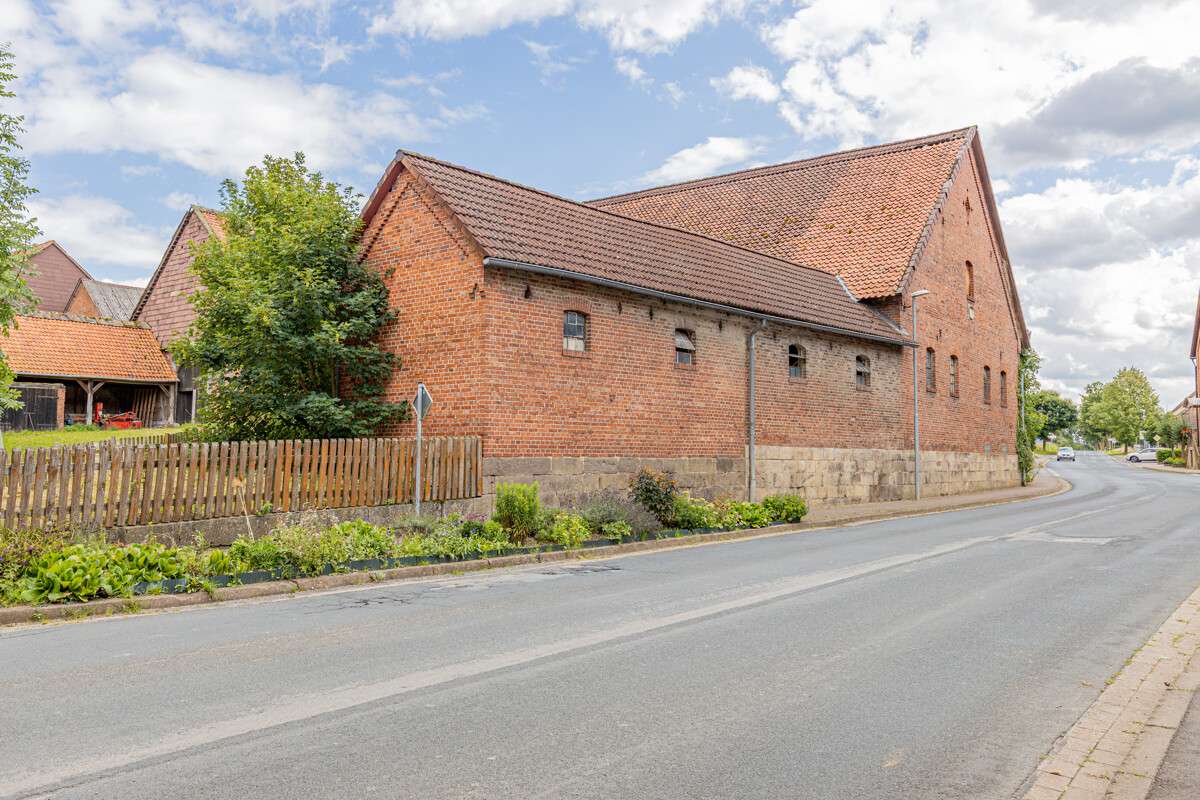 Thumbnail-Haus zum Kaufen in Halle 224.000,00 € 200 m²