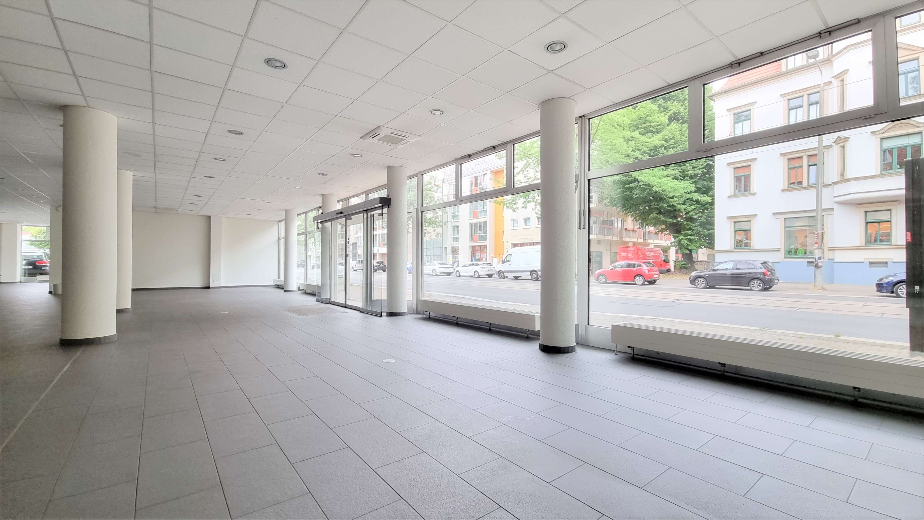 Thumbnail-Einzelhandel in Dresden 5.322,70 € 388 m²