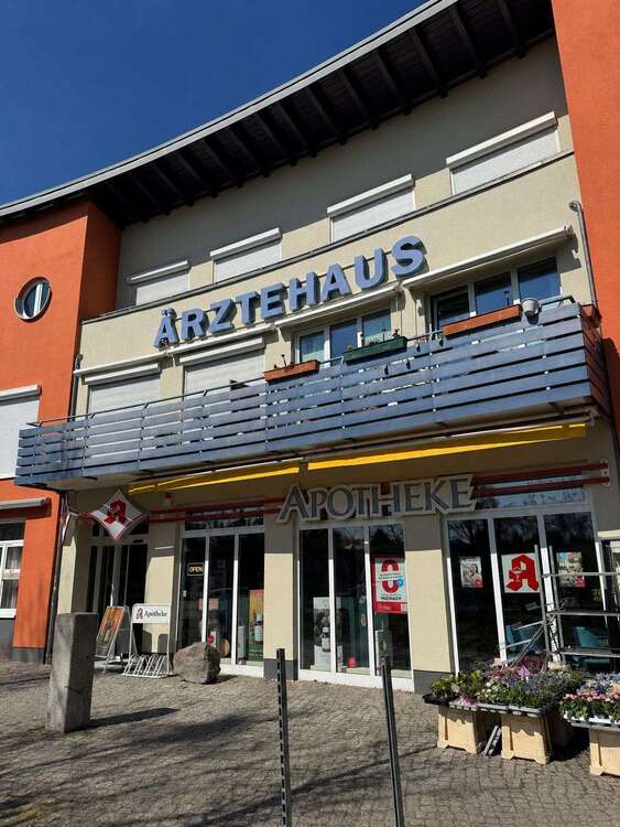Thumbnail-Einzelhandel in Berlin 3.500,00 € 140 m²