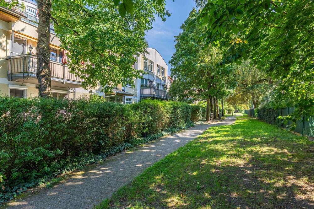 Thumbnail-Wohnung zum Kaufen in Berlin 285.000,00 € 72.47 m²