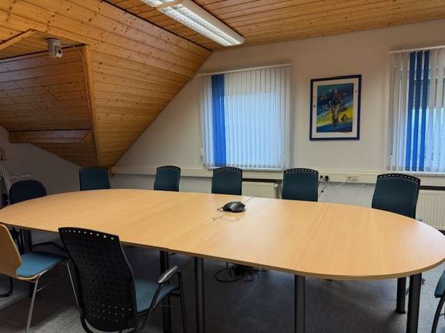 Thumbnail-Büro in Roes 300,00 € 45 m²