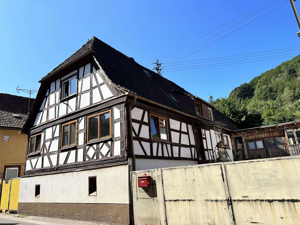 Thumbnail-Haus zum Kaufen in Dernbach 79.000,00 € 130 m²