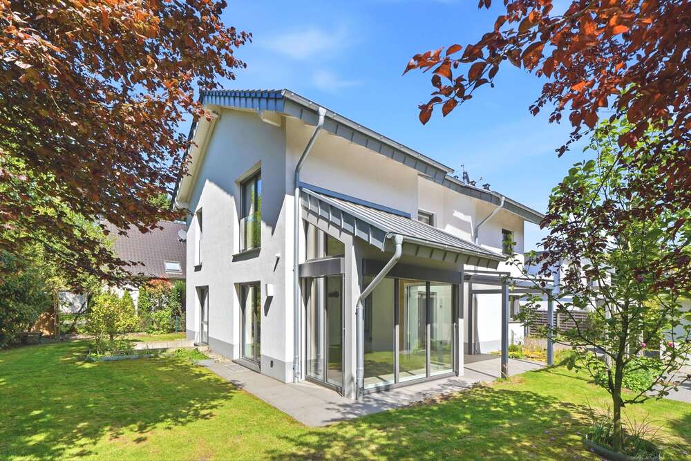Thumbnail-Haus zum Kaufen in Krefeld 1.080.000,00 € 270.53 m²