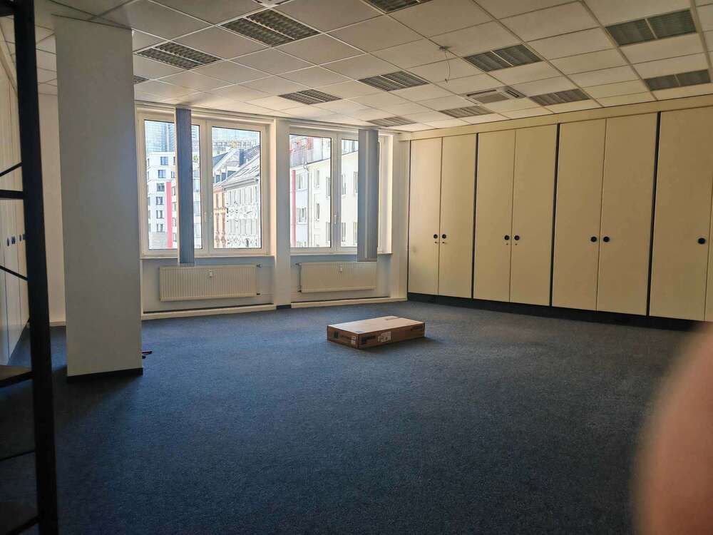 Thumbnail-Büro in FRANKFURT 2.561,00 € 197 m²