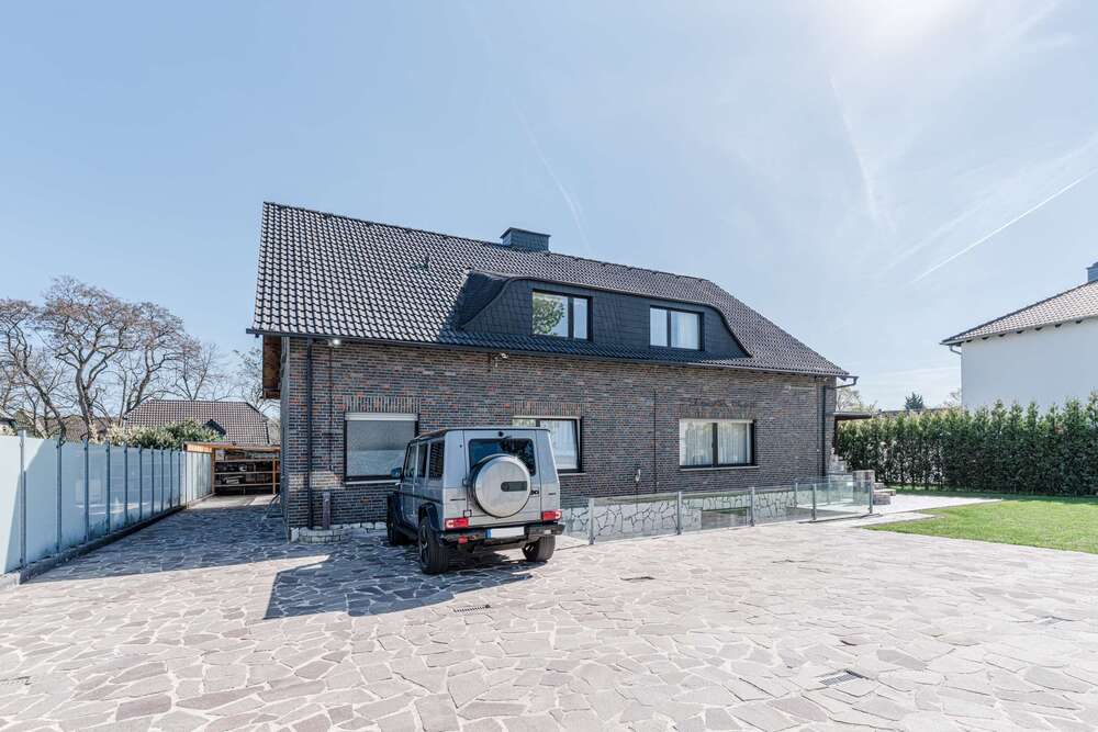 Thumbnail-Haus zum Kaufen in Moers 875.000,00 € 280 m²
