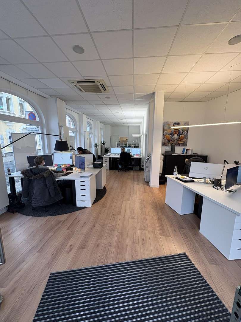 Thumbnail-Einzelhandel in Andernach 2.262,00 € 125 m²
