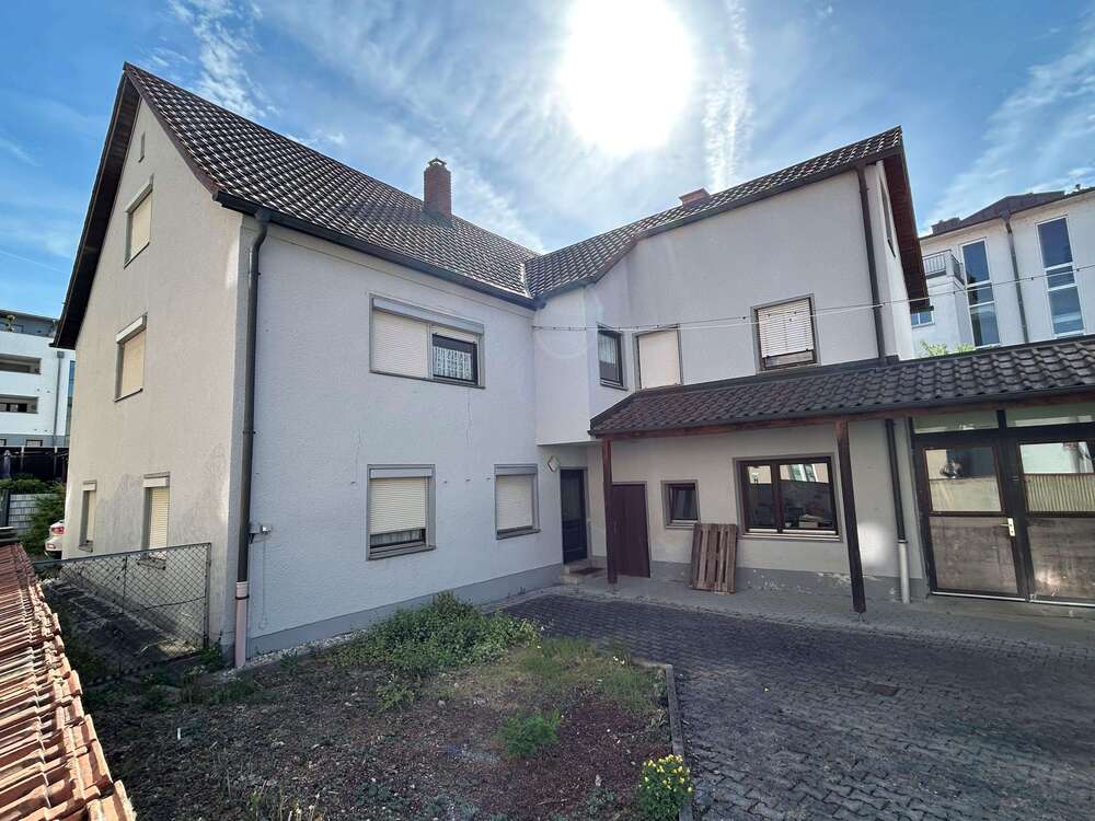 Thumbnail-Haus zum Kaufen in Straubing 350.000,00 € 200 m²