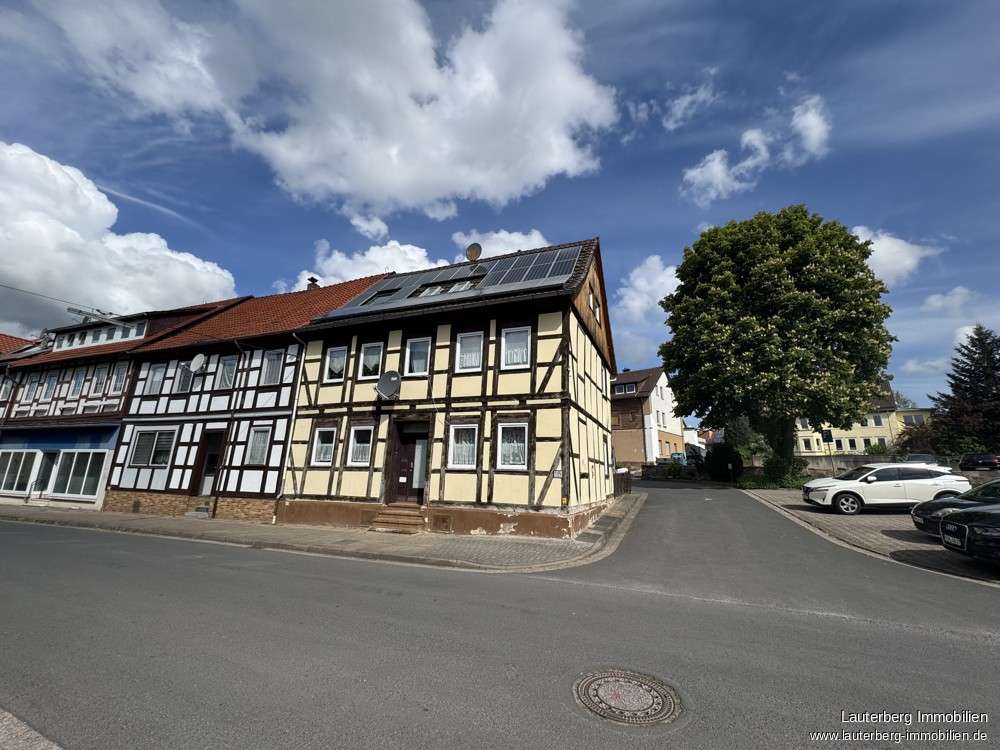 Thumbnail-Haus zum Kaufen in Uslar 120.000,00 € 180 m²