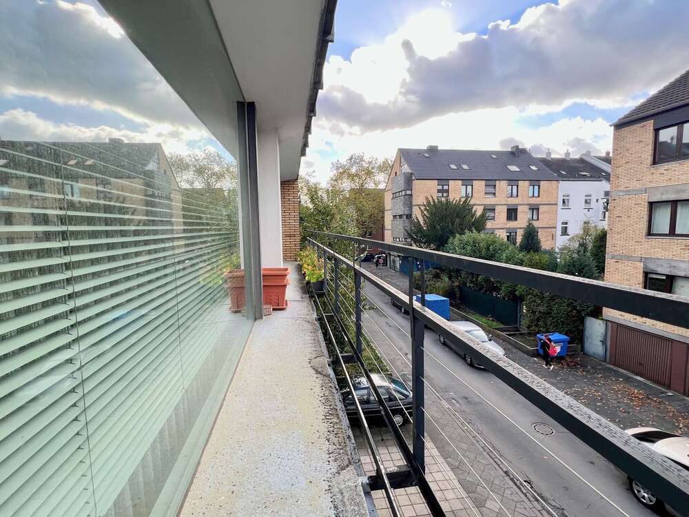 Thumbnail-Wohnung zum Kaufen in Düsseldorf 329.000,00 € 90 m²