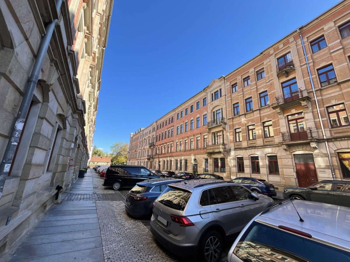 Thumbnail-Wohnung zum Kaufen in Dresden 195.000,00 € 72 m²