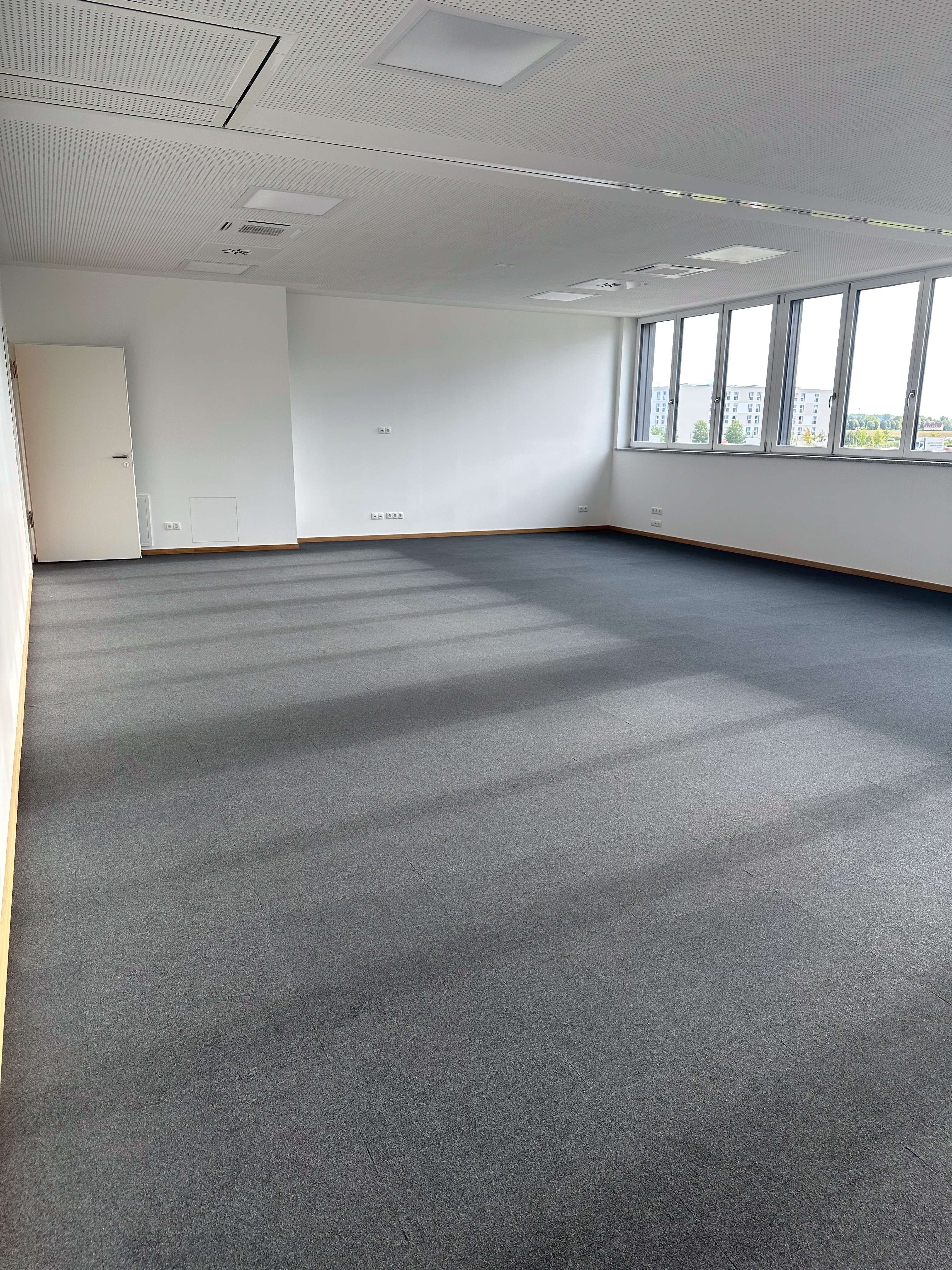 Thumbnail-Büro in Landshut 2.500,00 € 215 m²