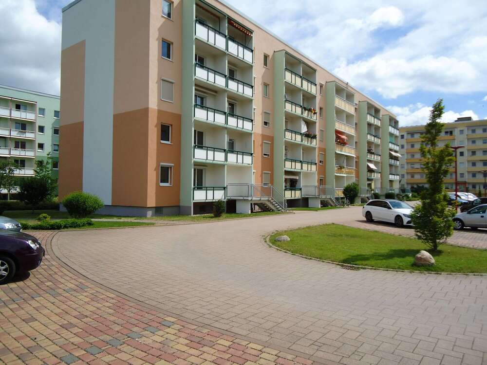 Thumbnail-Wohnung zum Mieten in Calbe 315,00 € 57 m²