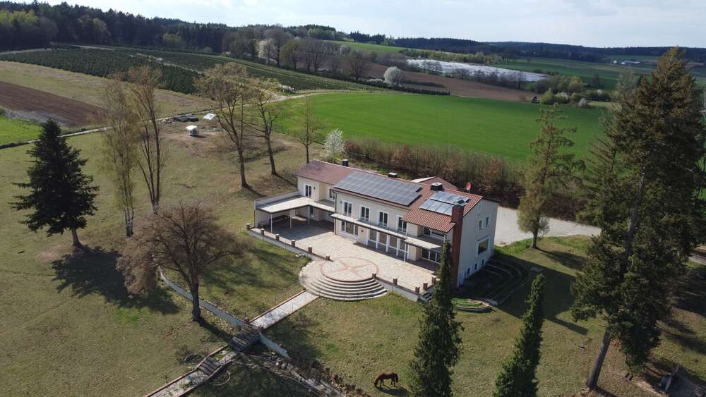 Thumbnail-Haus zum Kaufen in Laberweinting 1.590.000,00 € 675 m²