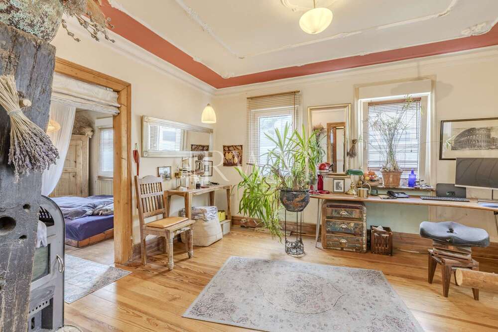 Thumbnail-Wohnung zum Kaufen in Stuttgart 220.000,00 € 57.5 m²