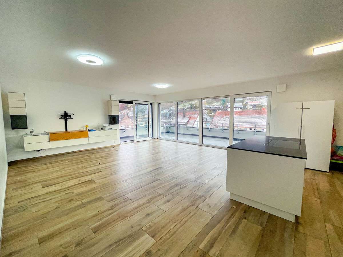 Thumbnail-Wohnung zum Mieten in Bad Wildbad-Calmbach 1.750,00 € 147.89 m²