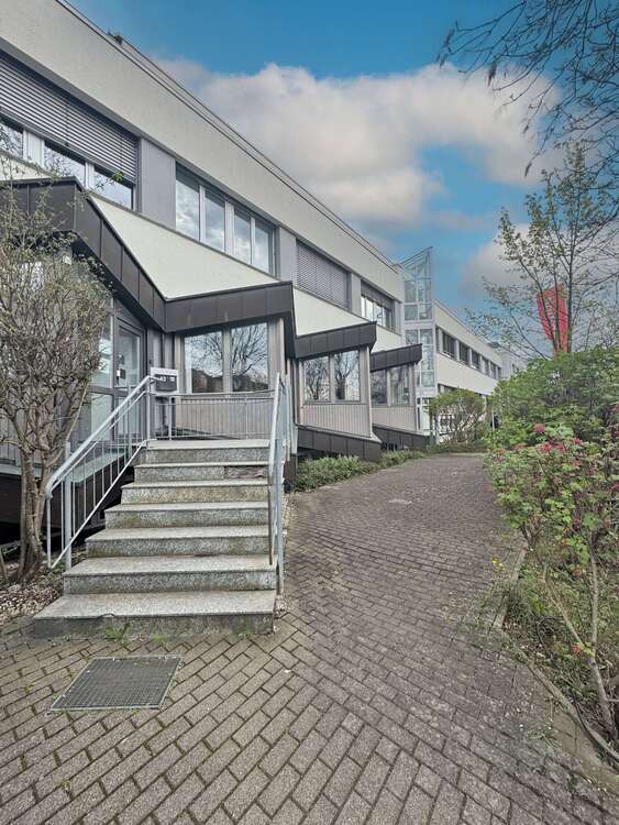 Thumbnail-Gastronomie in Stuttgart 3.100,00 € 303 m²