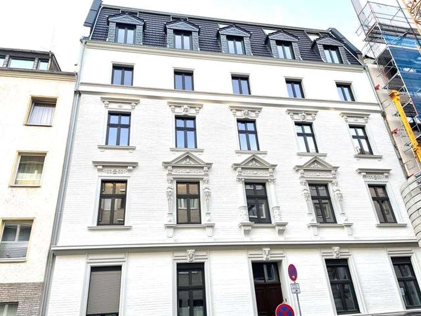 Thumbnail-Wohnung zum Kaufen in Düsseldorf 1.200.000,00 € 125.71 m²
