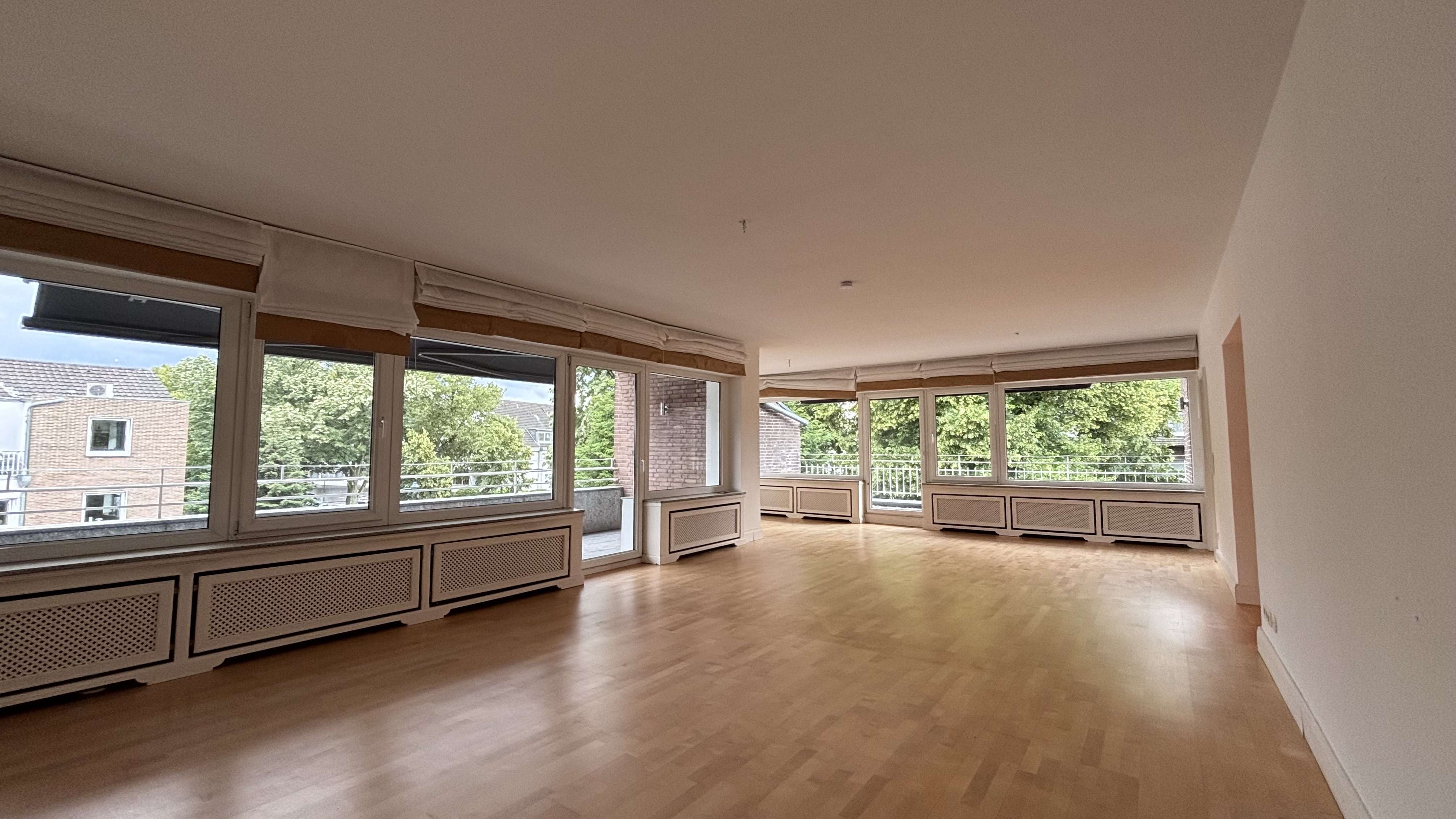 Thumbnail-Wohnung zum Kaufen in Düsseldorf 1.130.000,00 € 168 m²