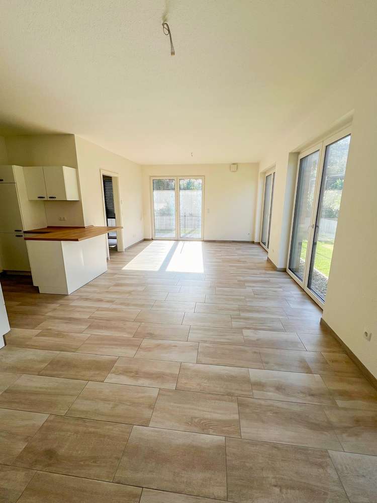 Thumbnail-Wohnung zum Mieten in Hude 880,00 € 75.84 m²