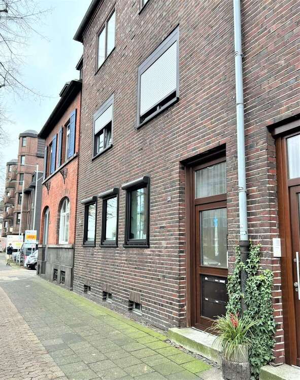Thumbnail-Wohnung zum Kaufen in Krefeld 165.000,00 € 75.84 m²