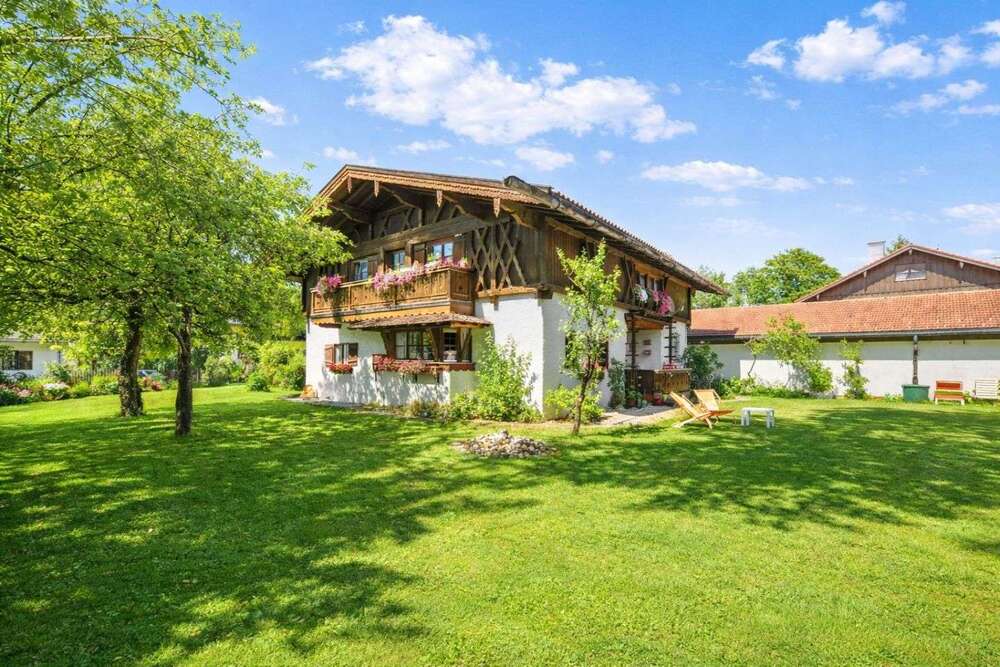 Thumbnail-Haus zum Kaufen in Otterfing 1.298.000,00 € 237.67 m²