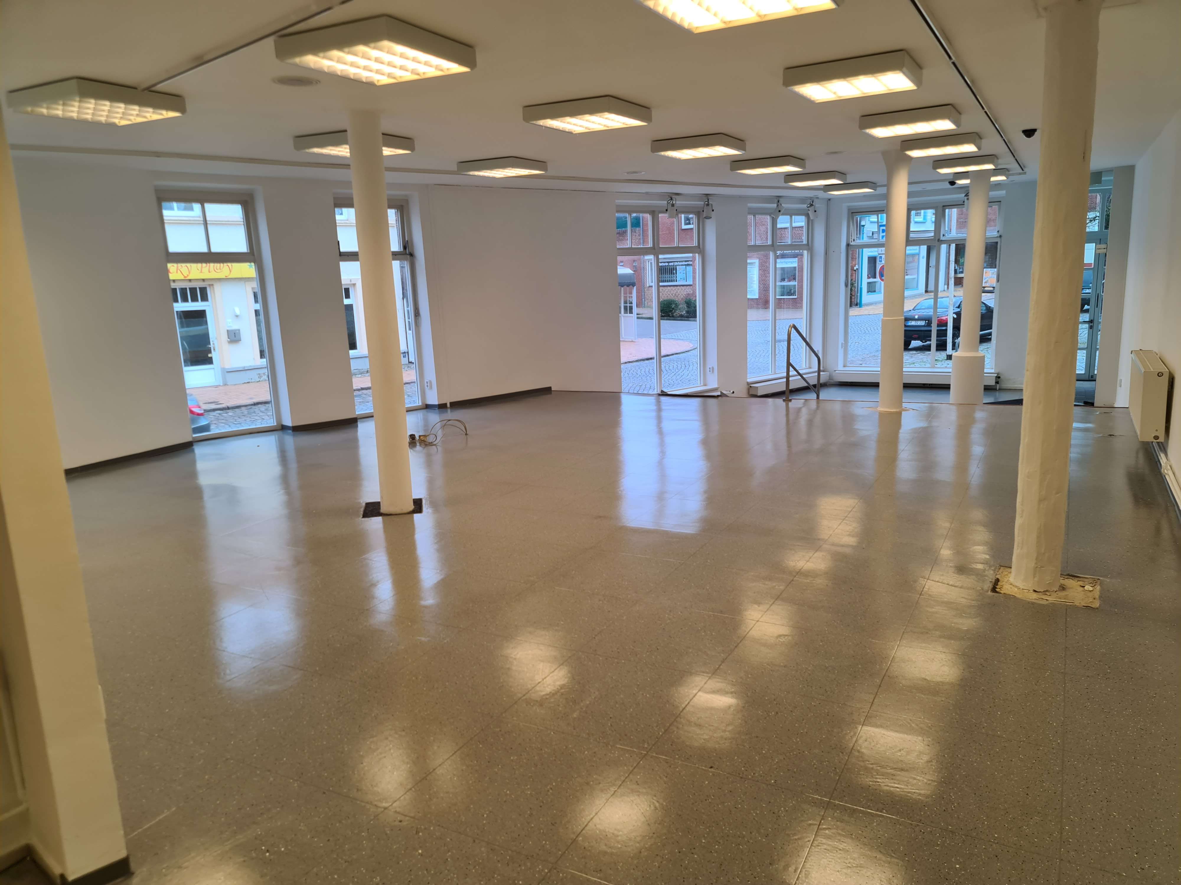 Thumbnail-Einzelhandel in Bredstedt 690,00 € 138 m²