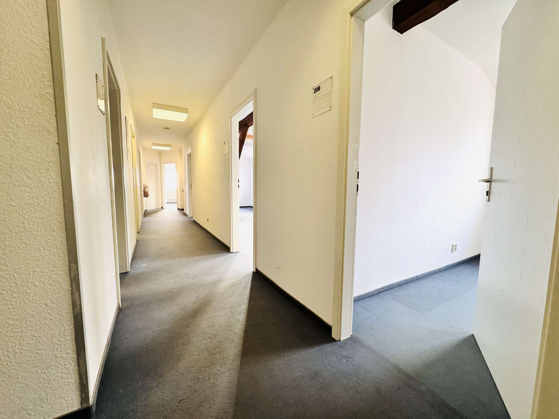 Thumbnail-Büro in Schwerin 1.075,00 € 215 m²