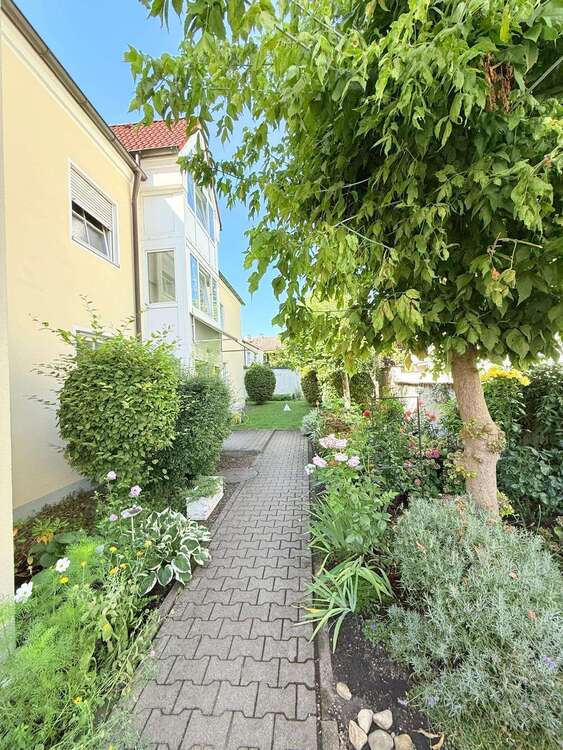 Thumbnail-Wohnung zum Kaufen in Augsburg 279.000,00 € 64.19 m²