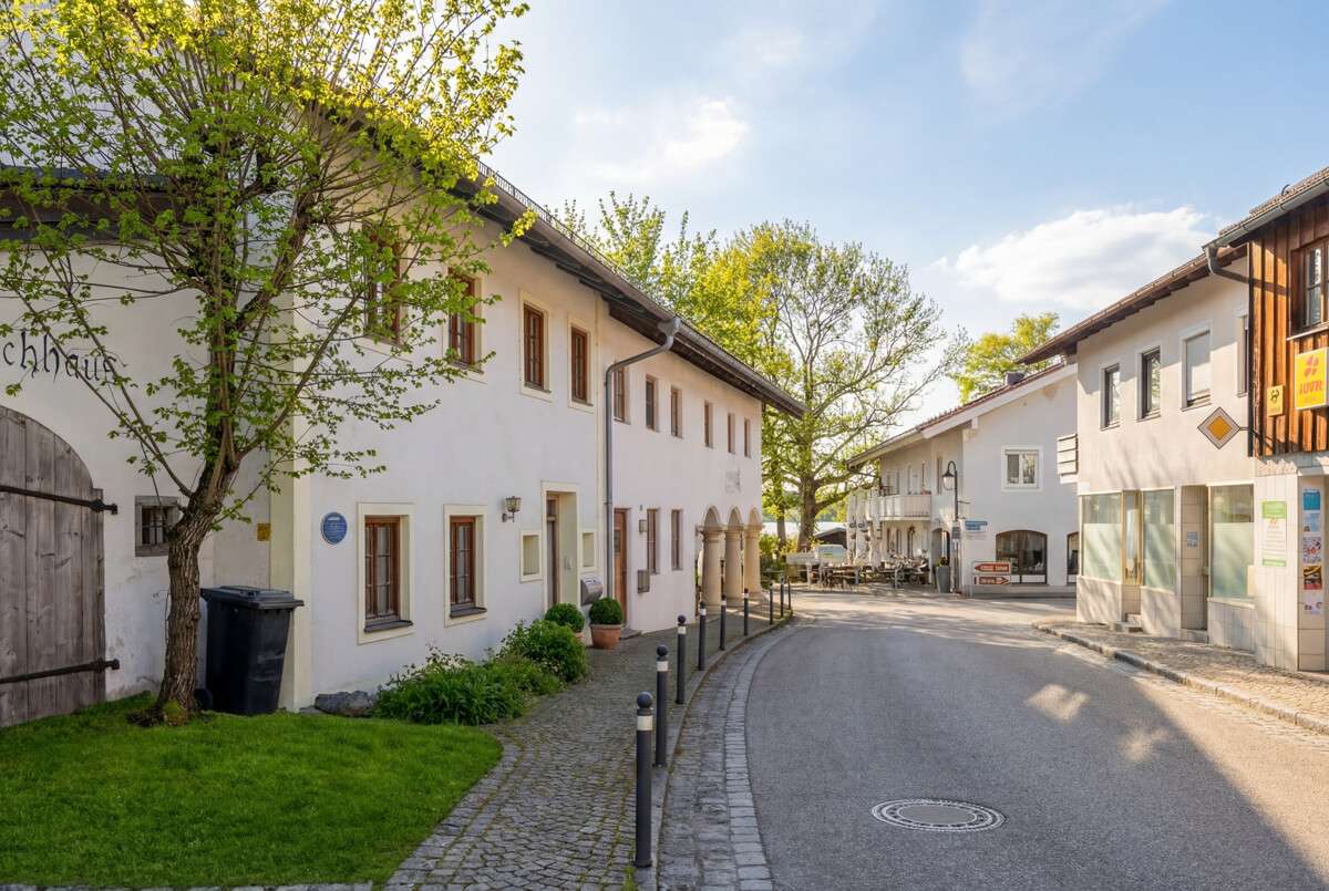 Thumbnail-Haus zum Kaufen in Seeon-Seebruck 1.145.000,00 € 215 m²