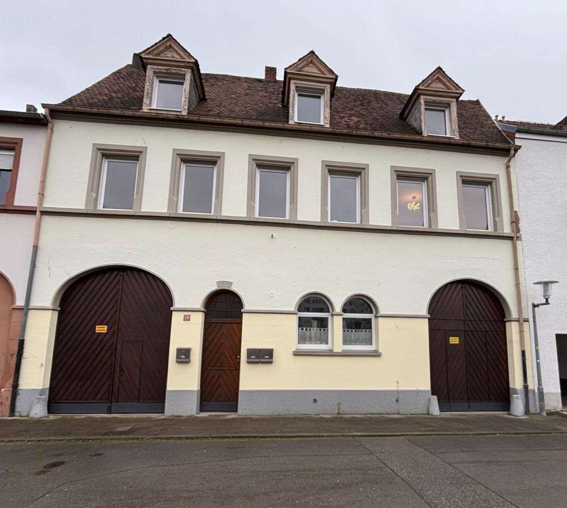 Thumbnail-Wohnung zum Mieten in Kaiserslautern 1.700,00 € 210 m²