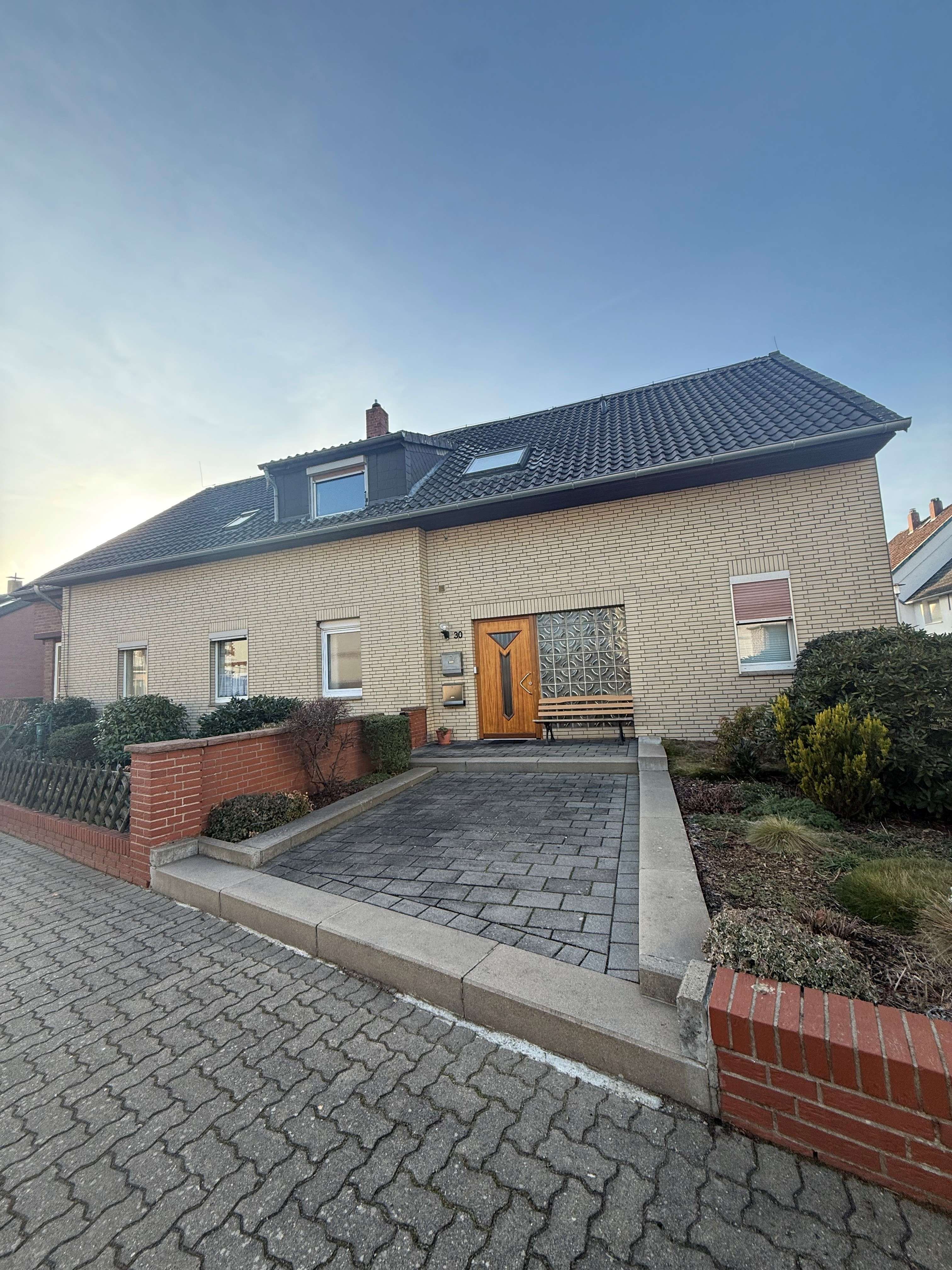 Thumbnail-Haus zum Kaufen in Peine 320.000,00 € 160 m²