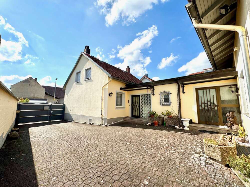 Thumbnail-Haus zum Kaufen in Kriftel 897.000,00 € 224 m²