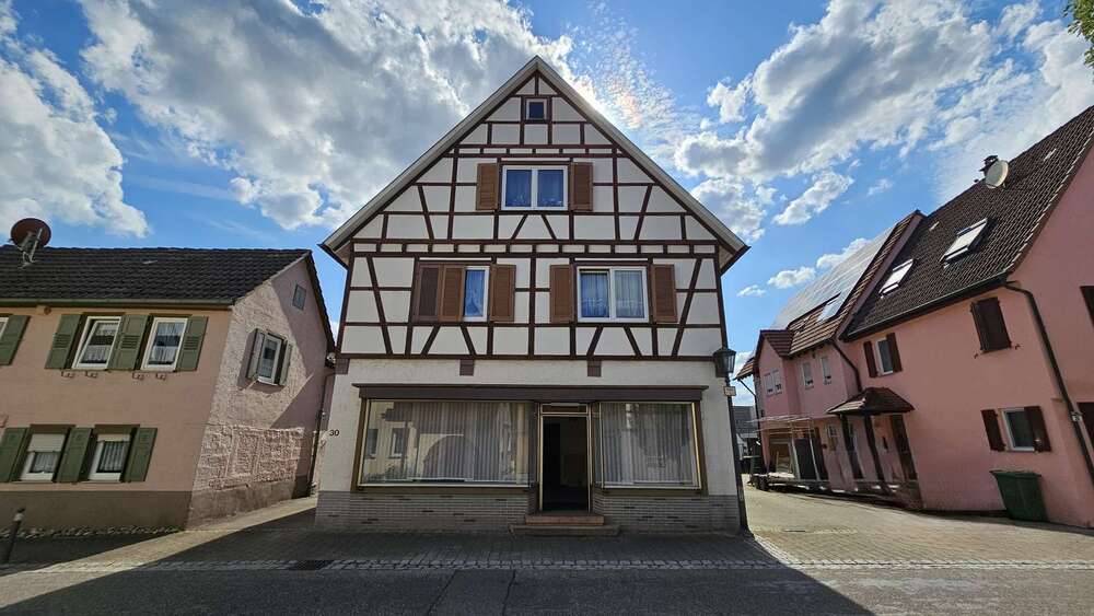 Thumbnail-Haus zum Kaufen in Sachsenheim-Ochsenbach 265.000,00 € 217.36 m²