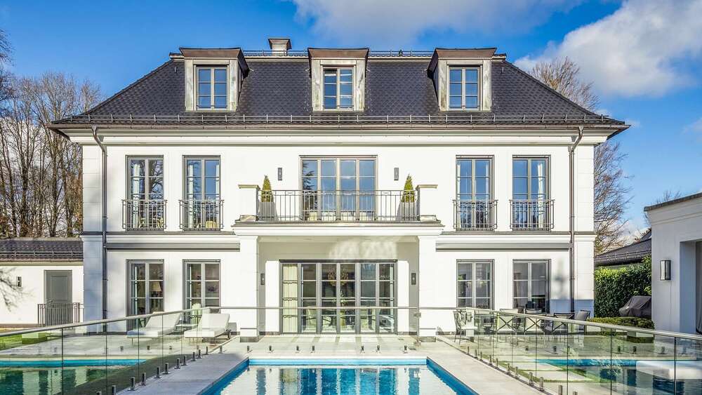 Thumbnail-Haus zum Kaufen in Grünwald 12.500.000,00 € 472 m²