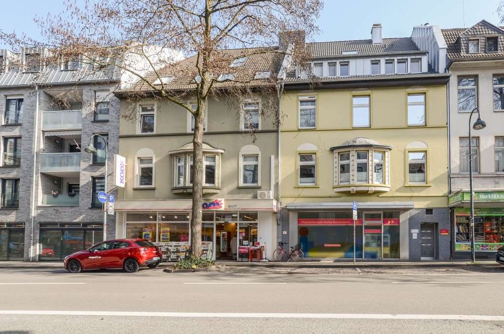 Thumbnail-Haus zum Kaufen in Leverkusen 1.690.000,00 € 682.26 m²