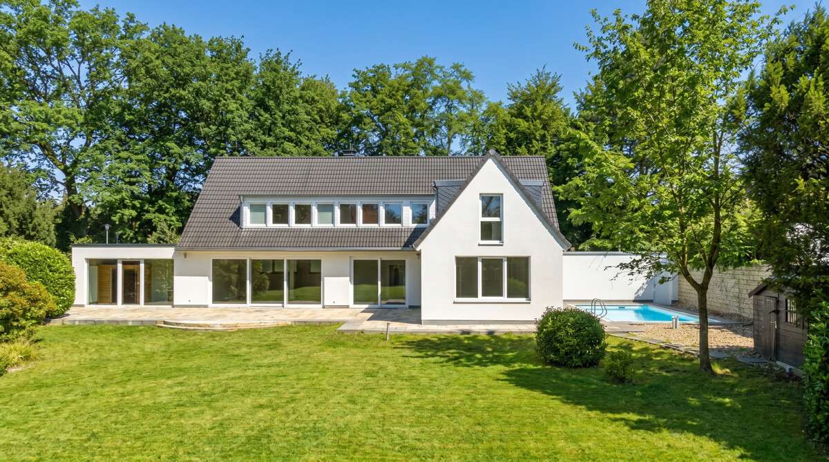 Thumbnail-Haus zum Kaufen in Köln Hahnwald 1.950.000,00 € 329 m²