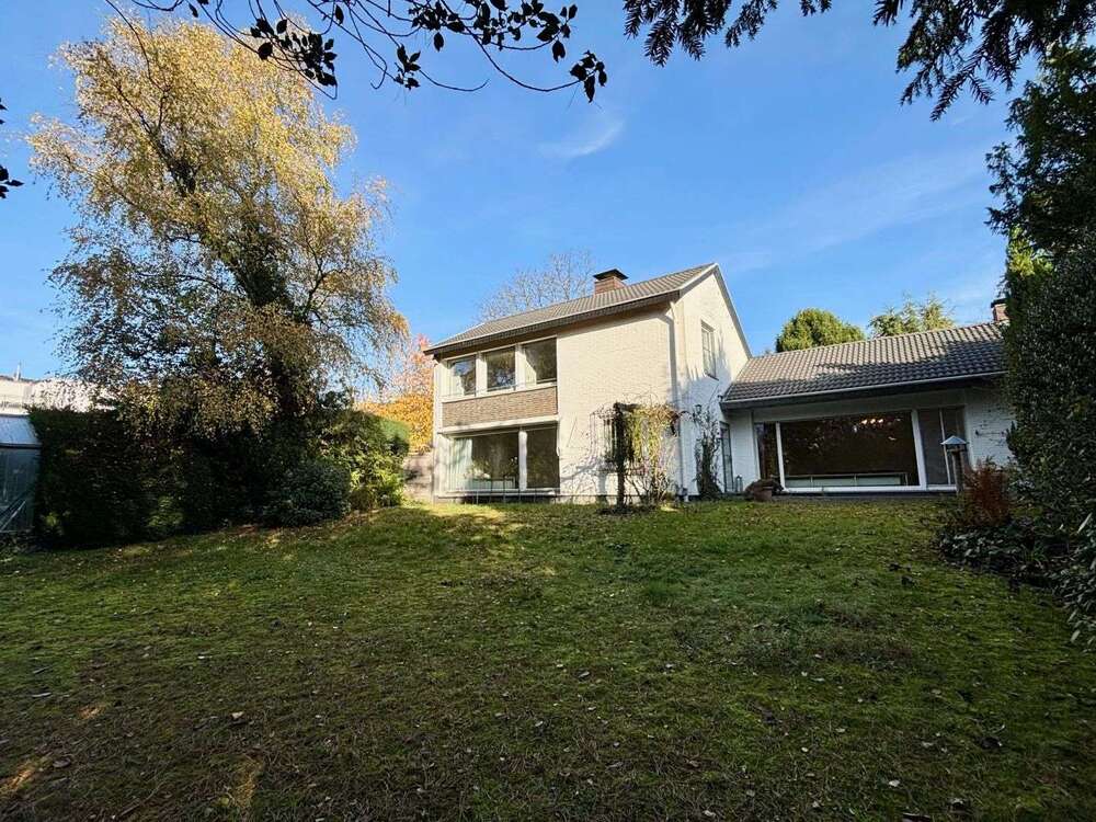 Thumbnail-Haus zum Kaufen in Düsseldorf 995.000,00 € 150 m²