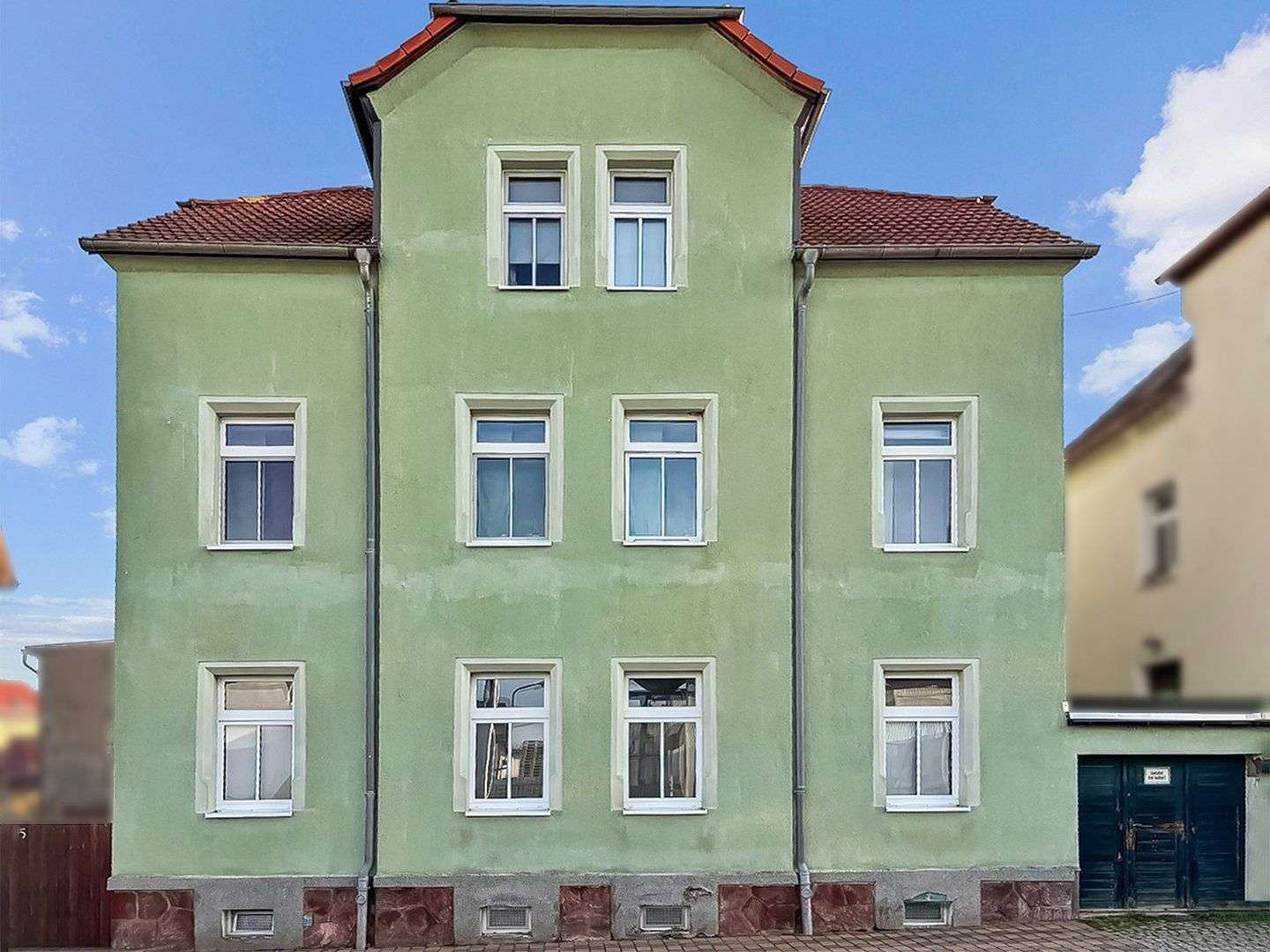 Thumbnail-Haus zum Kaufen in Rötha 225.000,00 € 222 m²
