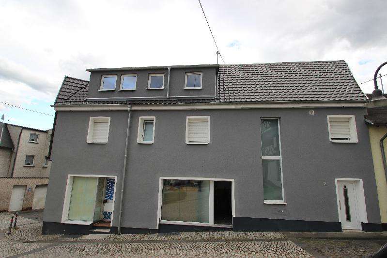 Thumbnail-Haus zum Kaufen in Brohl-Lützing 350.000,00 € 240 m²