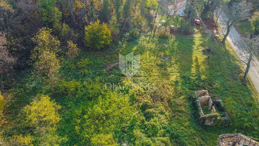 Thumbnail-Grundstück zu verkaufen in Oprtalj 99.000,00 € 1498 m²